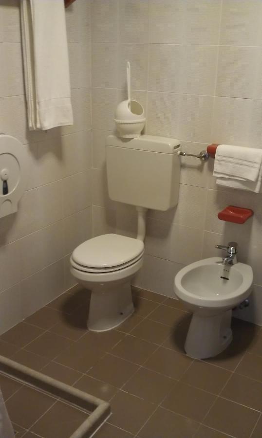 Albergo Casa Dell'Ospite เบรเชีย ห้อง รูปภาพ