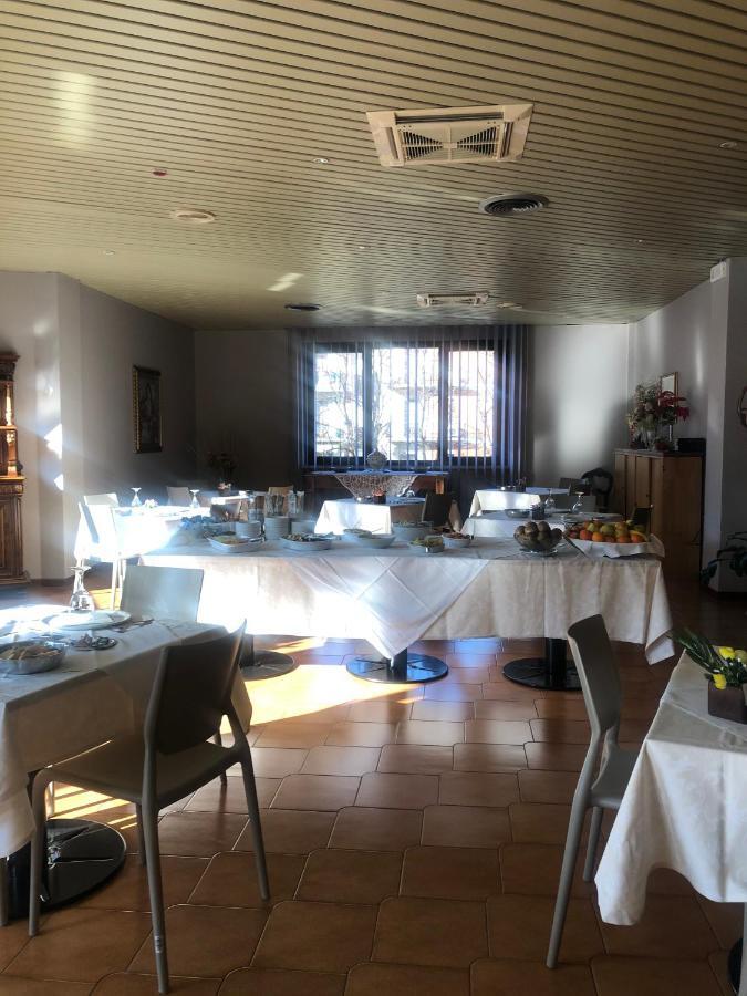 Albergo Casa Dell'Ospite เบรเชีย ภายนอก รูปภาพ