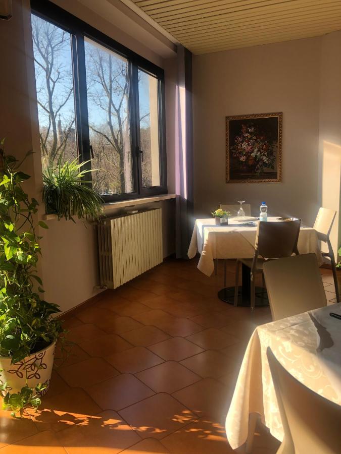 Albergo Casa Dell'Ospite เบรเชีย ภายนอก รูปภาพ