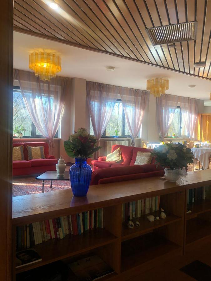 Albergo Casa Dell'Ospite เบรเชีย ภายนอก รูปภาพ