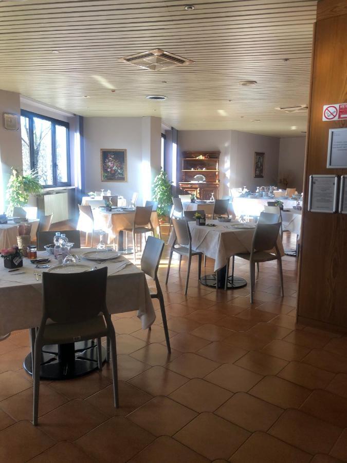 Albergo Casa Dell'Ospite เบรเชีย ภายนอก รูปภาพ